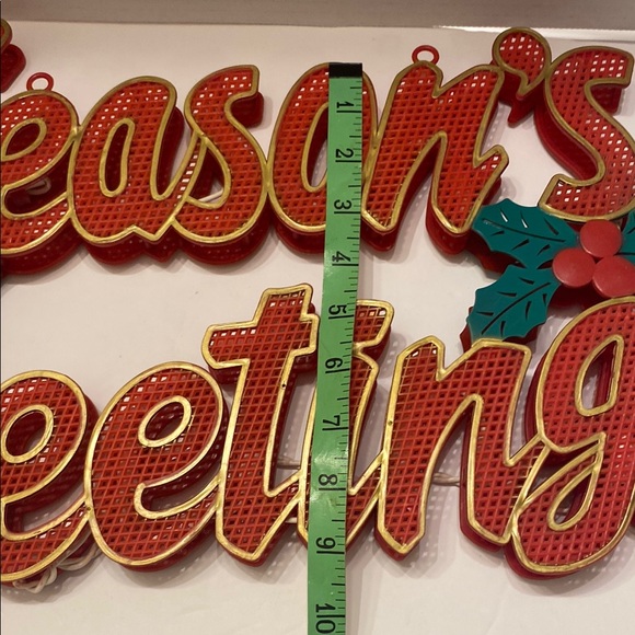 Vintage Red and Green Season's Greetings Sign - Picture 10 of 10